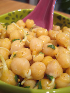 Salade pois chiches germés au curcuma